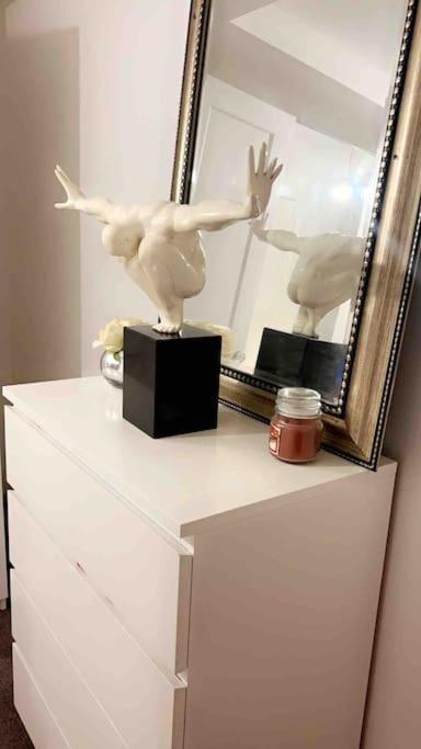 Deluxe Garden Apartment London Bagian luar foto